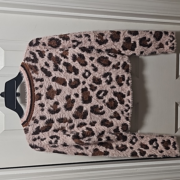 Ladies pink leopard print sweater - Picture 4 of 6